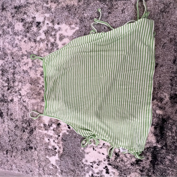 Top - Picture 2 of 4